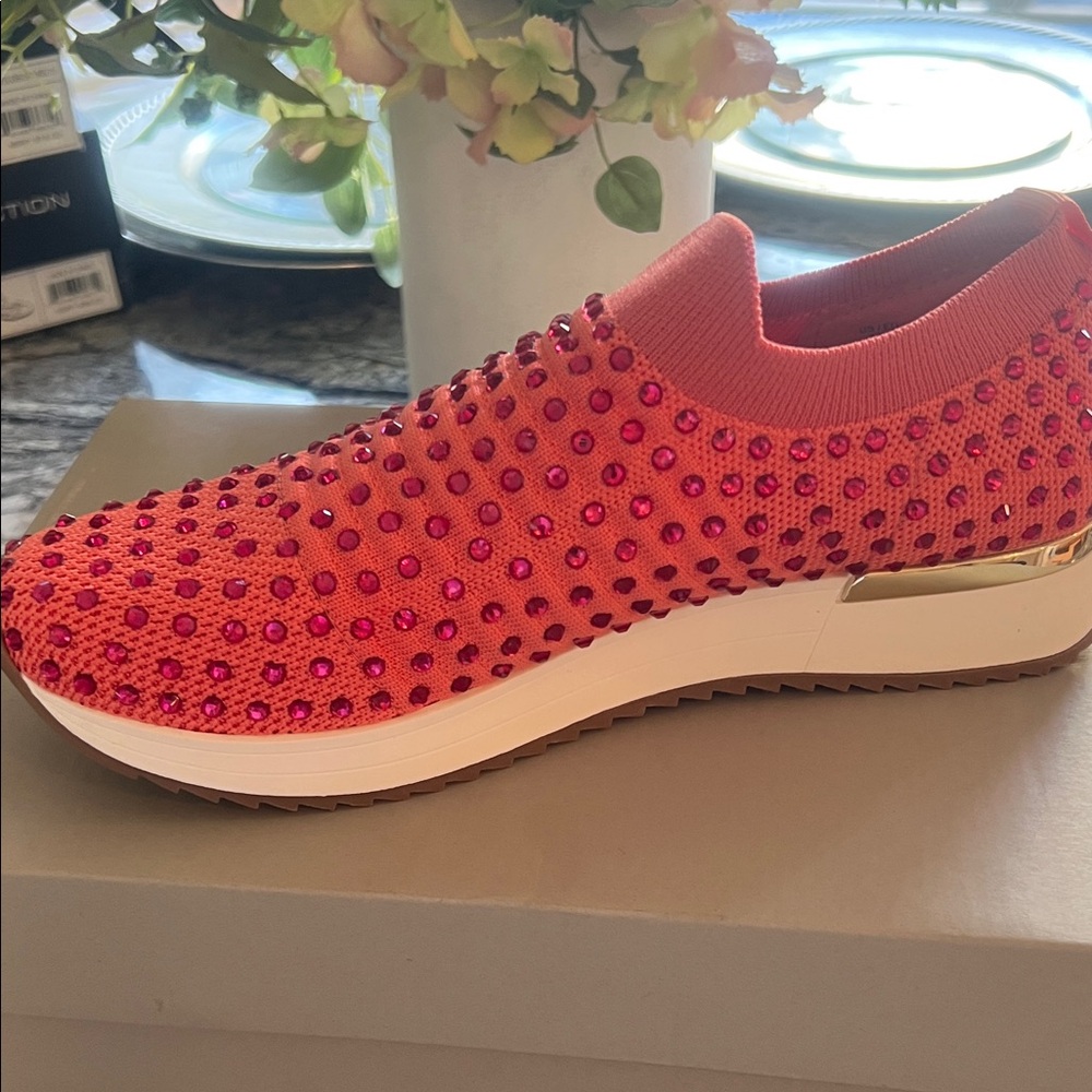 Reaction Kenneth Cole Stylish Orange Slip-On Sneakers